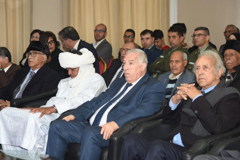 تقديم عرض حول برنامج المنح والاحصائيات القطاعية