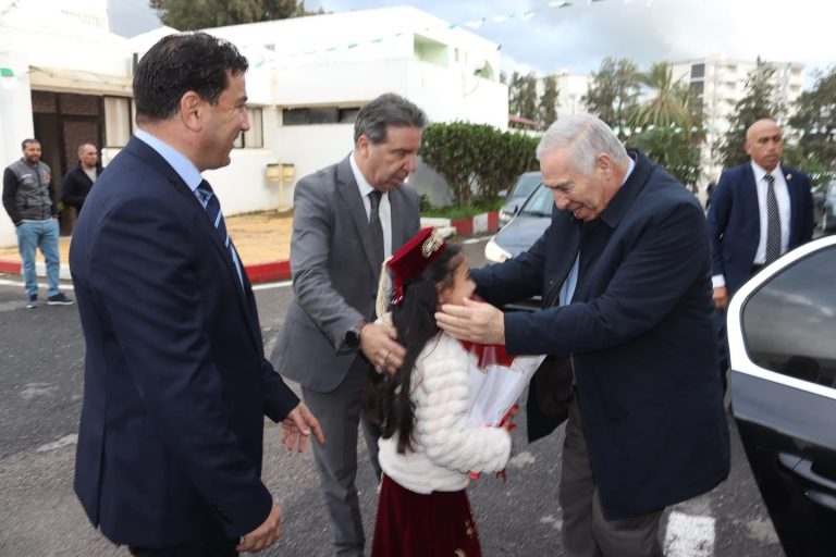 وزير المجاهدين وذوي الحقوق يشرف على توزيع أجهزة مساعدة على الحركة لفائدة المجاهدين وذوي الحقوق